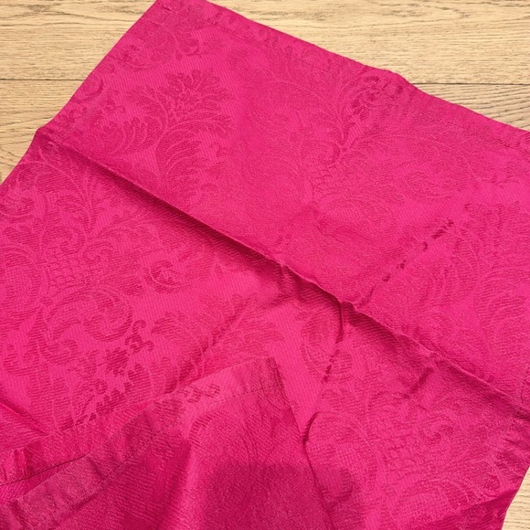 Zara Table runner - Picture 3 of 5